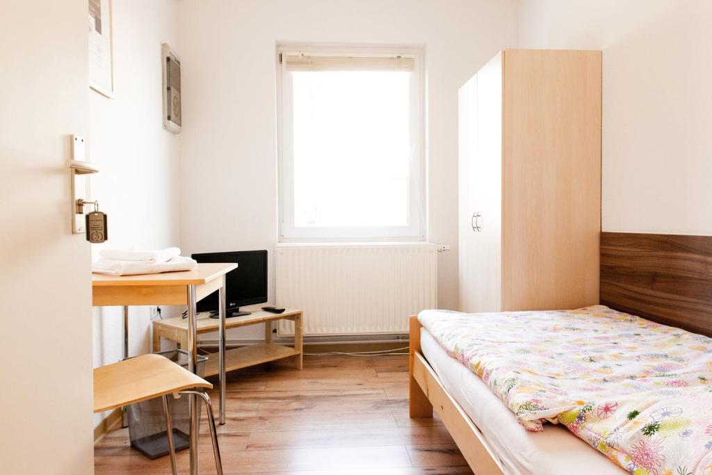Pension Klingenstr. 23 Hotel Лайпциг Стая снимка