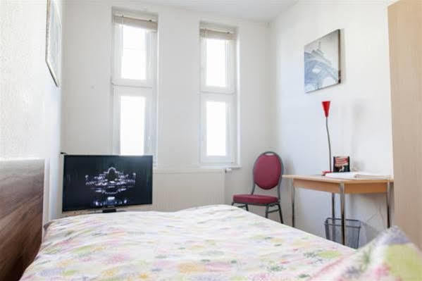 Pension Klingenstr. 23 Hotel Лайпциг Екстериор снимка